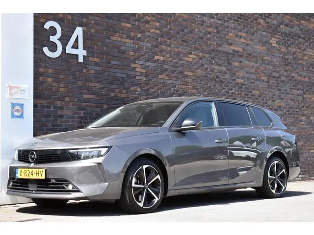 Opel Astra Sports Tourer 1.6 Hybrid Business Edition