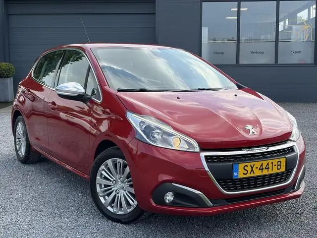 Peugeot 208 1.2 PureTech Blue Lease Executive Trekhaak,Navi,Cima,Cruise,Pdc,Net beurt gehad,Lm velge...