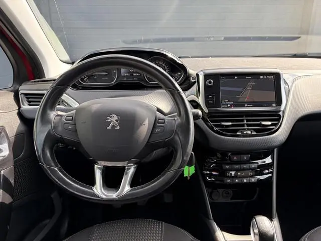 Peugeot 208 1.2 PureTech Blue Lease Executive Trekhaak,Navi,Cima,Cruise,Pdc,Net beurt gehad,Lm velge...