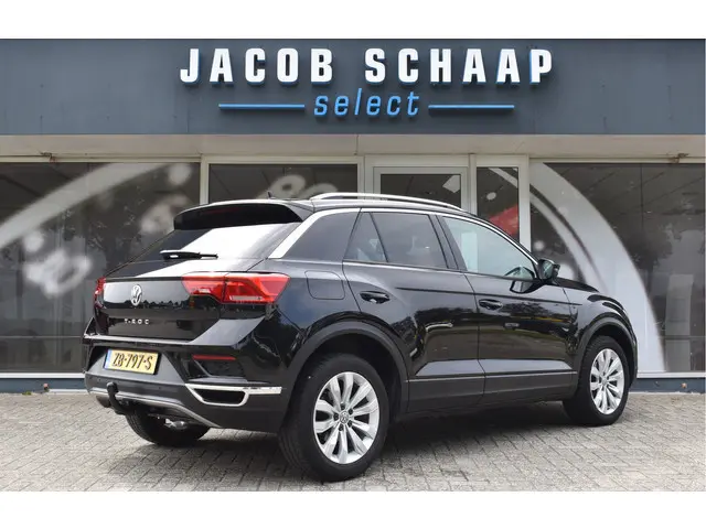 Volkswagen T-Roc 1.5 TSI Style Automaat / Navigatie / Adap. Cruise / Trekhaak / PDC v+a / Camera / 1...