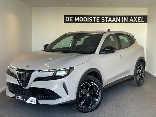 Alfa Romeo Junior Elettrica 54 kWh