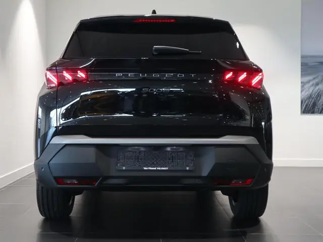 Peugeot e-5008