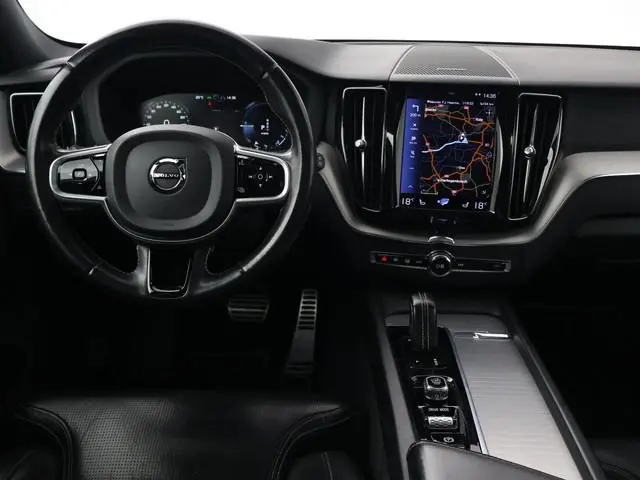 Volvo XC60 2.0 RECHARGE T6 340 PK R-DESIGN + 22 INCH LMV | TREKHAAK | PANORAMA | HK | STOELVENTILATI...
