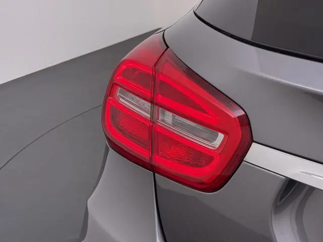 Mercedes-Benz GLA-klasse 200 AMG line | Pano Night