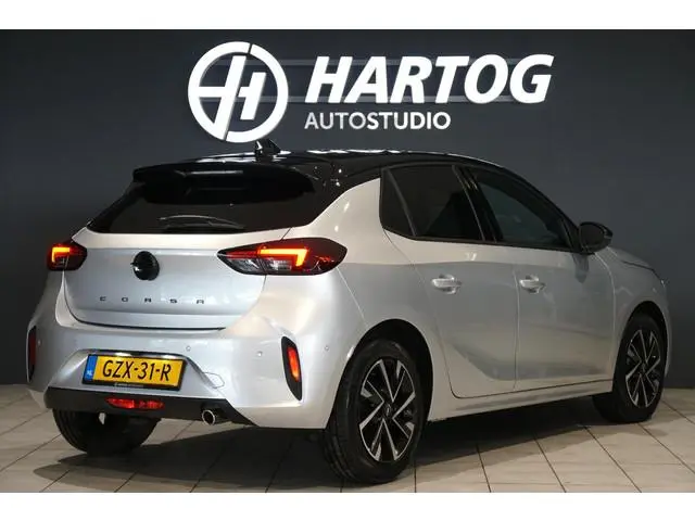 Opel Corsa 1.2 GS + KEYLESS / CAMERA / DODEHOEKDETECTIE / APPLE CARPLAY