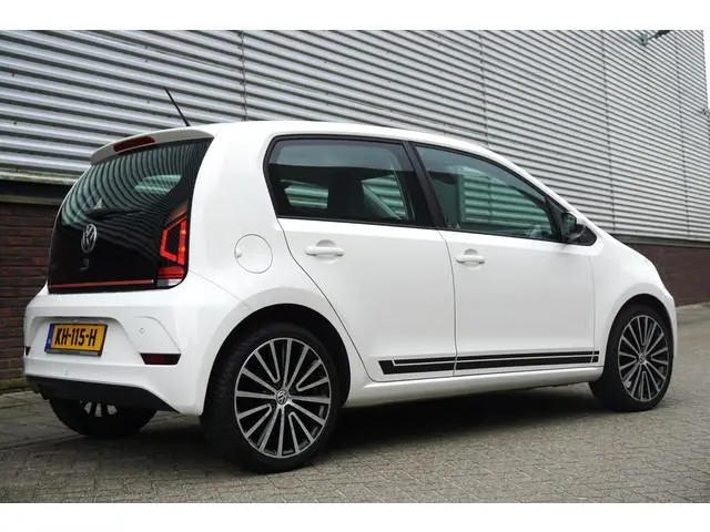 Volkswagen Up! 1.0 BMT move up!/17 INCH/PDC/2e Eign.