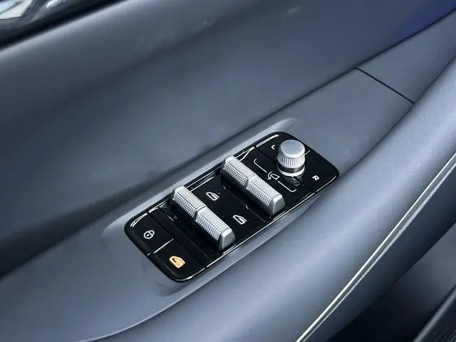 Geely E5