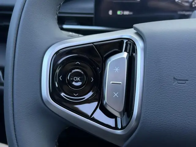 Geely E5