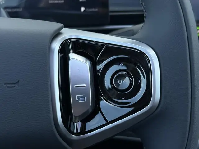Geely E5