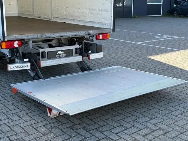 Peugeot Boxer 2.2 HDI 140PK Bakwagen /Laadklep/Clima/Cruise/Camera/Carplay