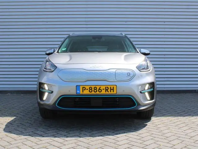 Kia e-Niro DynamicPlusLine 64 kWh | Schuif-/kantel dak | Cruise adapt.| Navi | 17" LM | Stuur-/stoel...