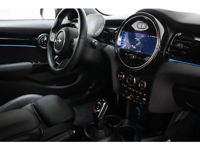 MINI 5-Deurs 1.5 Cooper Camden Edition | DRAADLOZE LADER | DAB | APPLE | CAMERA