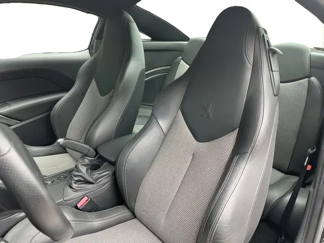 Peugeot RCZ