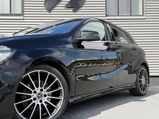 Mercedes-Benz A-klasse 180 Business Solution AMG