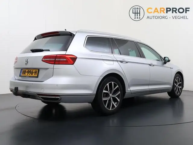 Volkswagen Passat Variant 1.4 TSI GTE Trekhaak | SOH 91% | Panoramadak |  Navigatie | Dealer onderho...