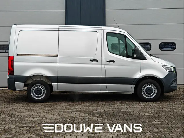 Mercedes-Benz Sprinter 314 H1 Automaat Distronic LED MBUX Navi Geveerde Stoel