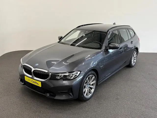 BMW 3-serie Touring 330e Sportline Automaat 292pk Airco Navi Carplay PDC VA Adaptive Cruise Control...