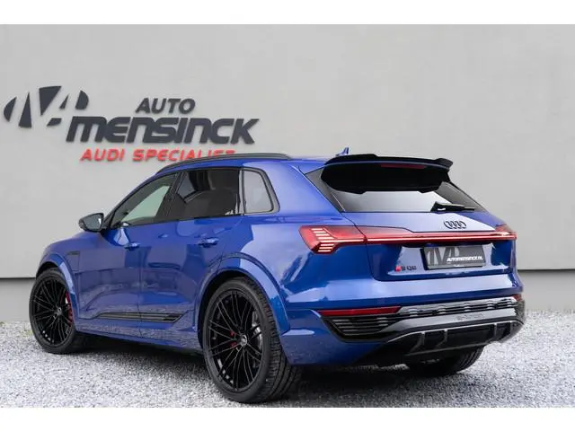 Audi SQ8 e-tron Quattro / 23 inch/ 360 Top View/ B&O/ Rode stiksels/ Panoramadak/ 371kW