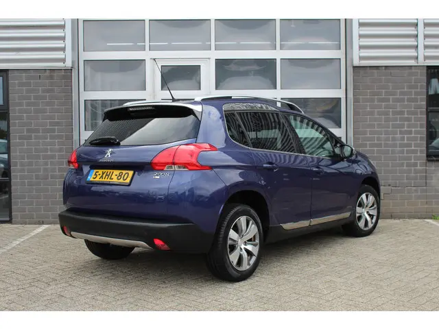 Peugeot 2008 1.2 VTi Allure / Automaat / Panoramadak / Navigatie / N.A.P.