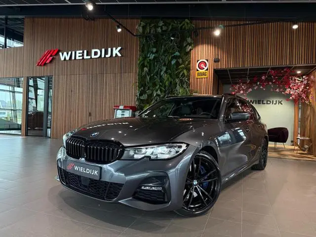 BMW 3-serie Touring 330i M sport