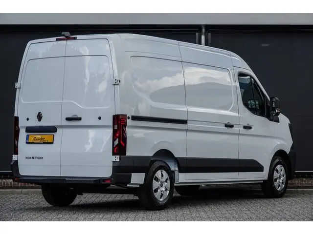 Renault Master T35 | L2H2 | 2.0Dci 150Pk | Stoel-Bank | Achteruitrijcamera | Opstaptrede  | LED
