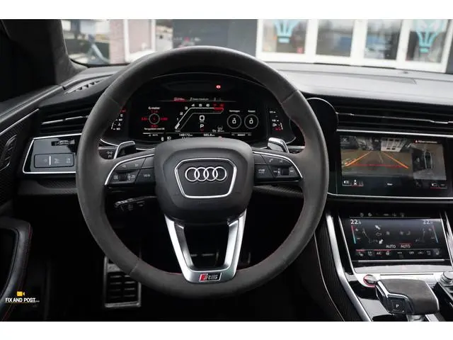 Audi RSQ8