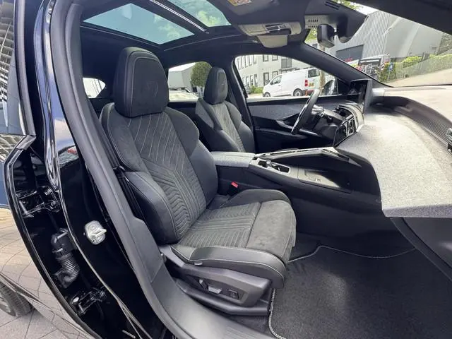 Peugeot e-3008