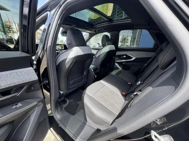 Peugeot e-3008