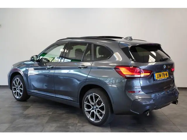 BMW X1 sDrive20i High Executive Panoramadak M-Sport Trekhaak