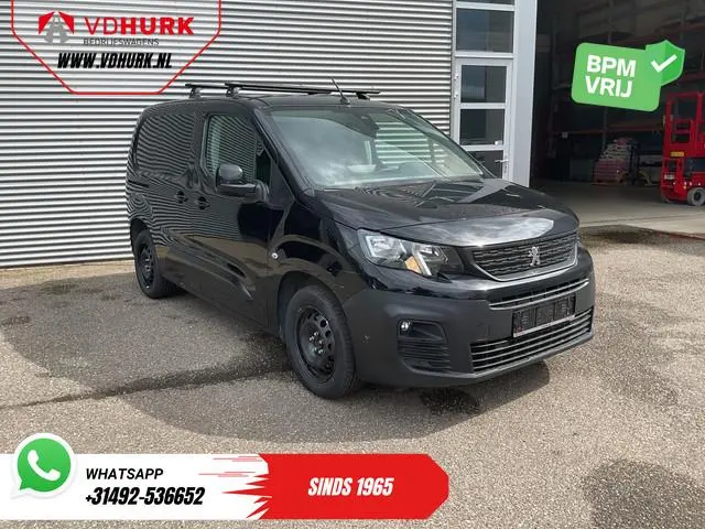 Peugeot Partner 1.2 BENZINE Aut. 110 pk Stoelverw./ Carplay/ Camera/ PDC/ Climate/ Cruise/ Trekhaak/...