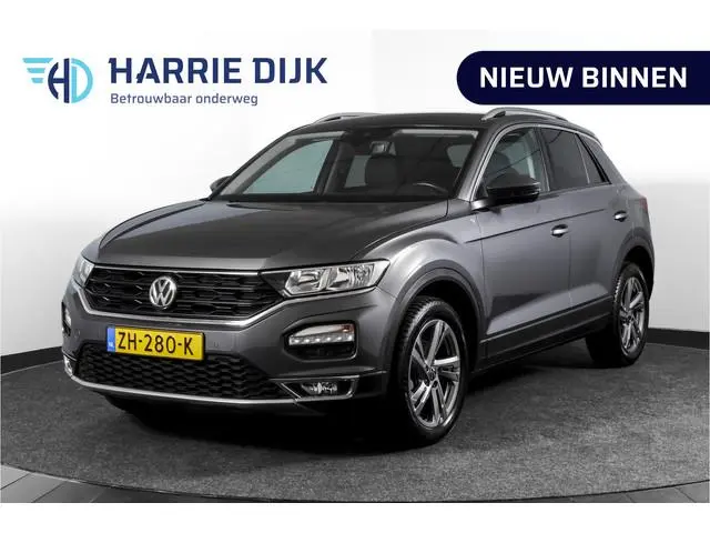 Volkswagen T-Roc 1.5 TSI Style 150 PK | Adapt. Cruise | PDC | Camera | NAV + App. Connect | ECC | El...