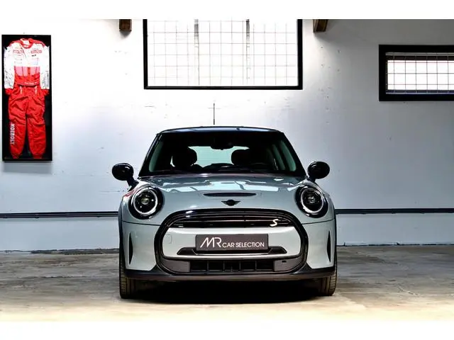 MINI Electric Classic 33 kWh | Apple Carplay | Parkeersensoren achter | NL auto | 1e eigenaar | BTW...