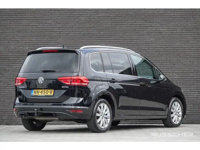 Volkswagen Touran 2.0Tdi 150Pk DSG6 | 7-Persoons | Highline | Achteruitrijcamera | Trekhaak | 17''