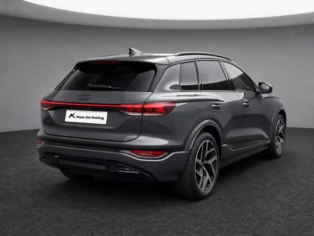 Audi Q6 e-tron S edition performance 100 kWh 306 PK · Tech pro · Glazen panoramadak · Trekhaak elek....