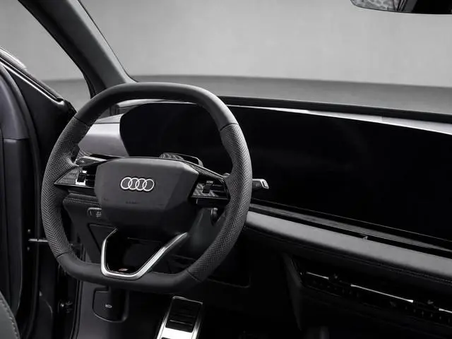 Audi Q6 e-tron S edition performance 100 kWh 306 PK · Tech pro · Glazen panoramadak · Trekhaak elek....
