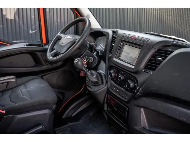 Iveco Daily 35C14 | 136 PK | N1 | Laadklep | 3.5T Trekhaak | Navi | Airco