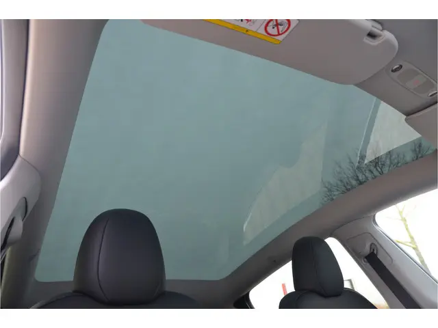 Tesla Model Y RWD 58 kWh 20" 4-seizoenen, AutoPilot3.0 Ryzen