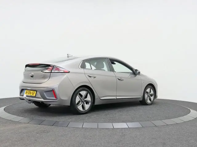 Hyundai IONIQ 1.6 GDi Comfort Plus | 1e eigenaar | Trekhaak | Camera | Carplay