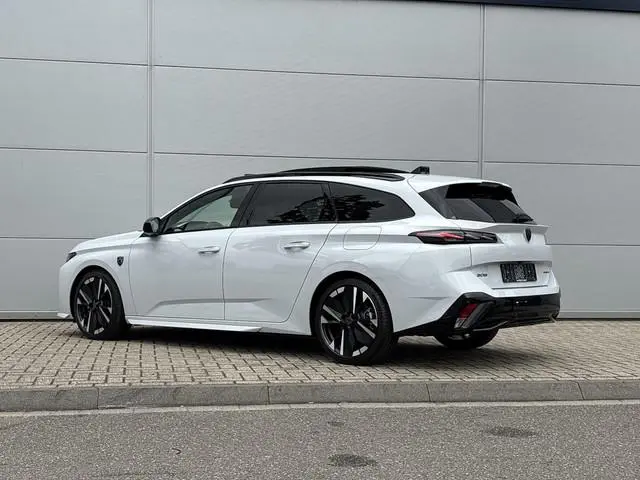 Peugeot 308 SW 1.6 Plug-in Hybrid 195 GT | Panoramisch schuifdak | Focal | Adaptieve Cruise Control...