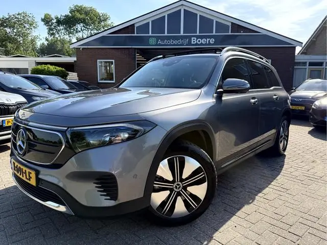 Mercedes-Benz EQB 250+ Business Edit,71 kWh SOH 95.2%, Panormadak, 360 camera, App Connect