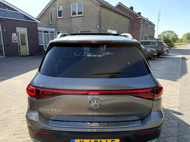 Mercedes-Benz EQB