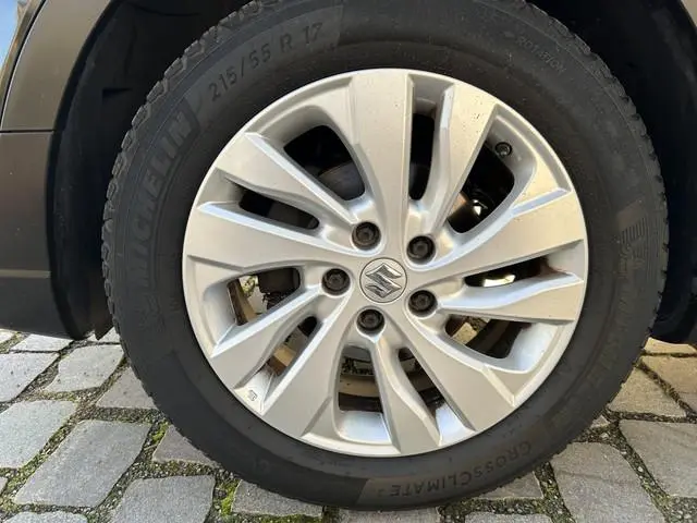 Suzuki S-Cross