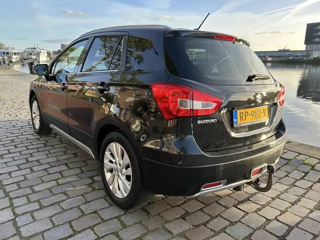 Suzuki S-Cross