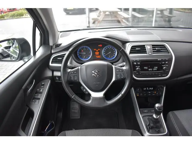 Suzuki S-Cross