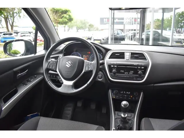 Suzuki S-Cross
