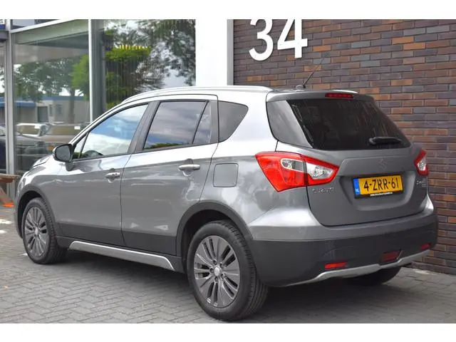 Suzuki S-Cross