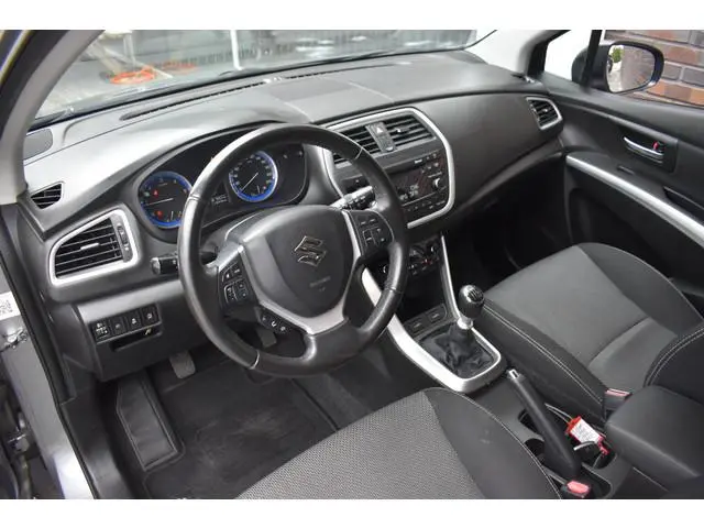 Suzuki S-Cross