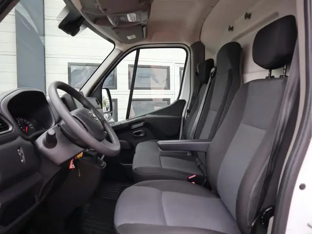 Nissan Interstar
