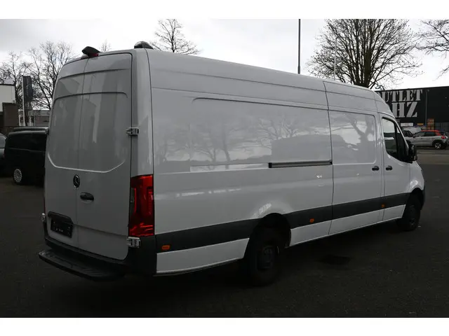 Mercedes-Benz Sprinter 319 CDI L4H2 MAXI Distronic, LED, Standkachel, Geveerde Stoelen, Etc.