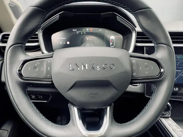 Lynk & Co 01